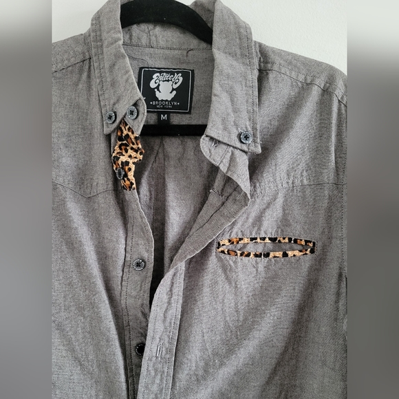 NWOT Entree LS Mens button down shirt gray & leopard print- 100% cotton - Medium - Picture 3 of 9